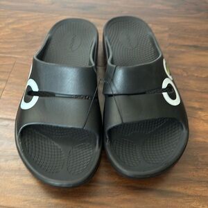 COPY - NWOT OOFOS Black Slide Sandals-M size 10, W size 12